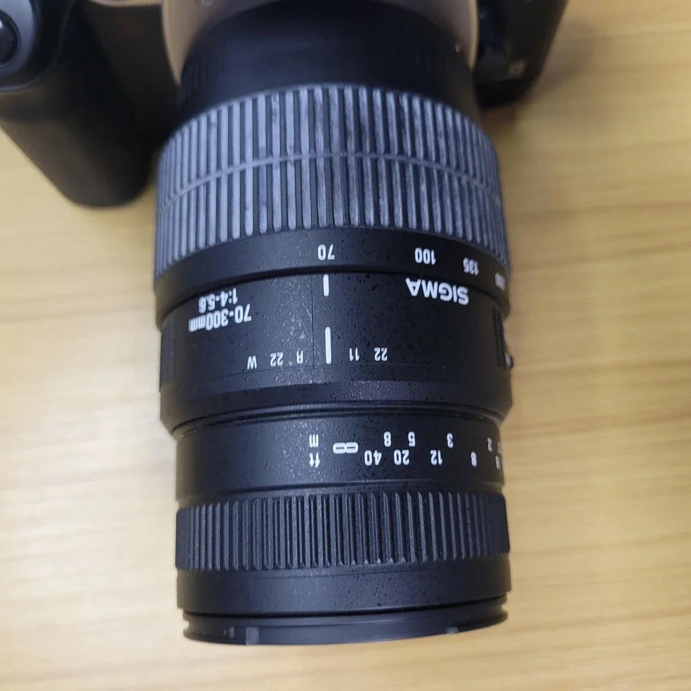 Canon EOS 55 35mm Camera Sigma 70-300mm Date Back Zoom Lens Japan Read